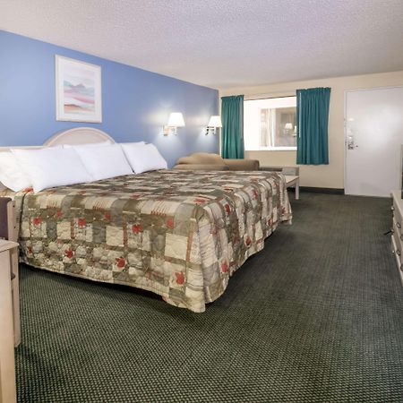 Days Inn South Austin Eksteriør billede
