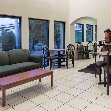 Days Inn South Austin Eksteriør billede