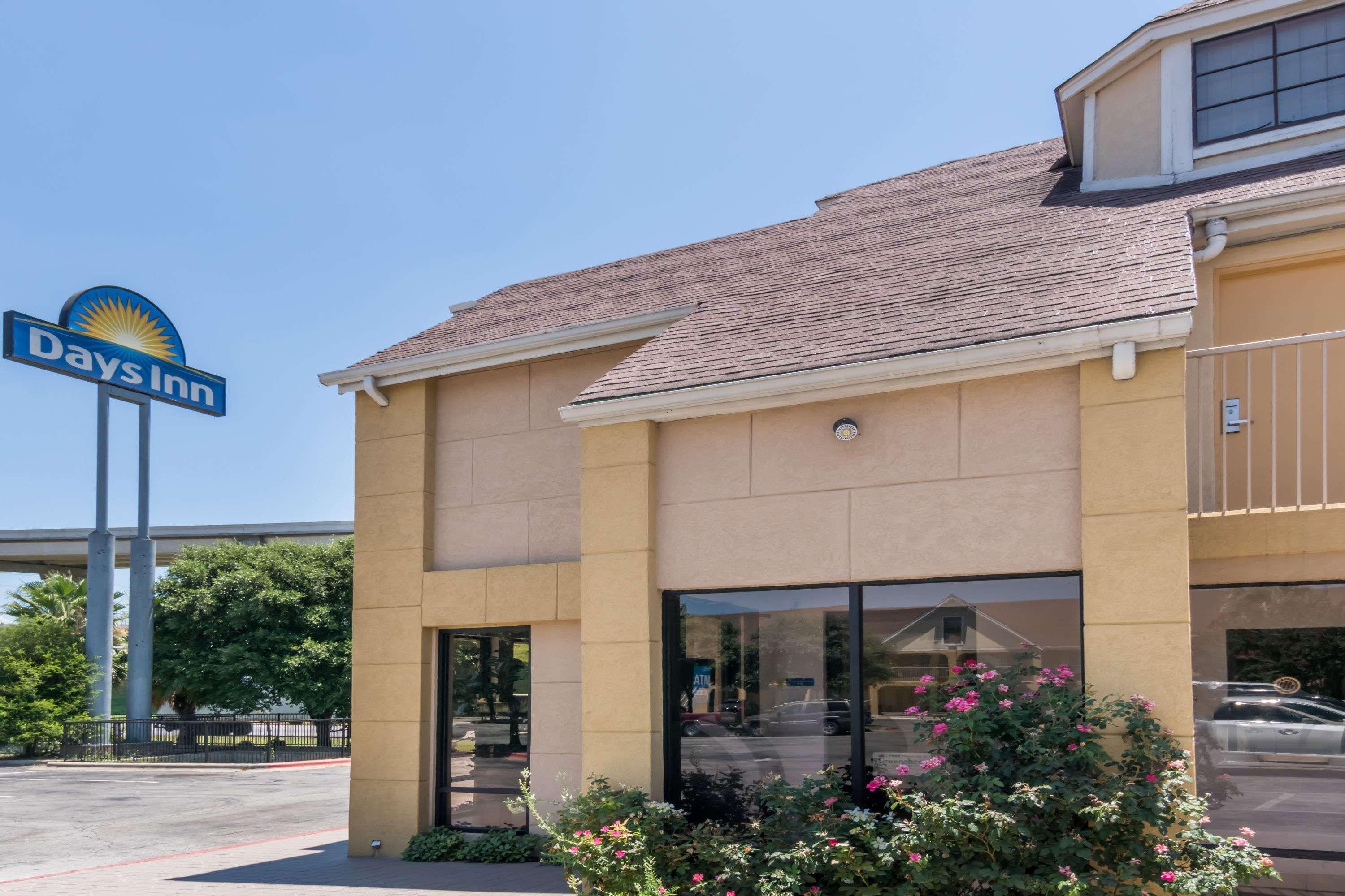 Days Inn South Austin Eksteriør billede