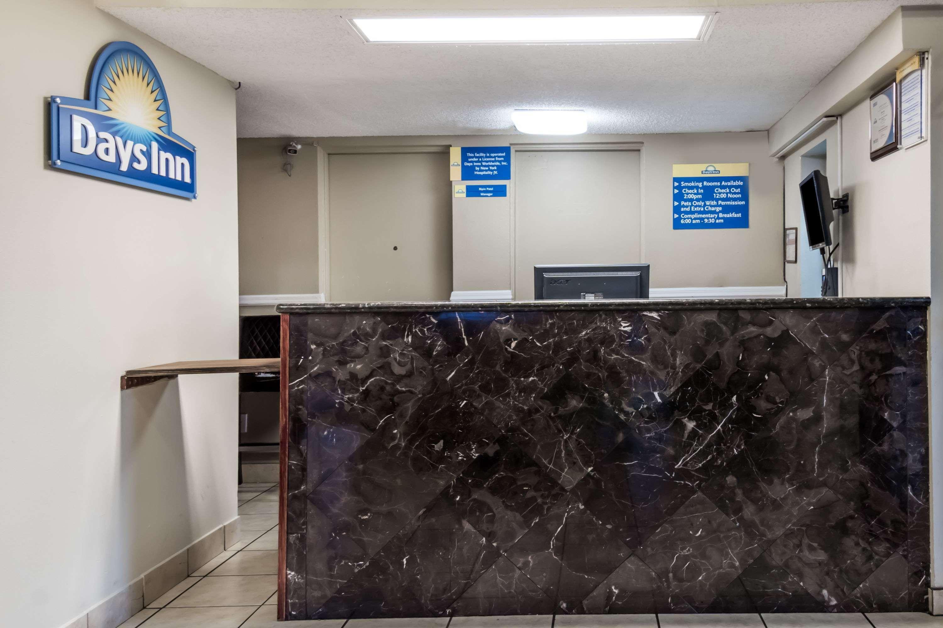 Days Inn South Austin Eksteriør billede
